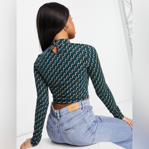 Pull&Bear jacquard long sleeved cut out top in blue - Picture 3 of 3